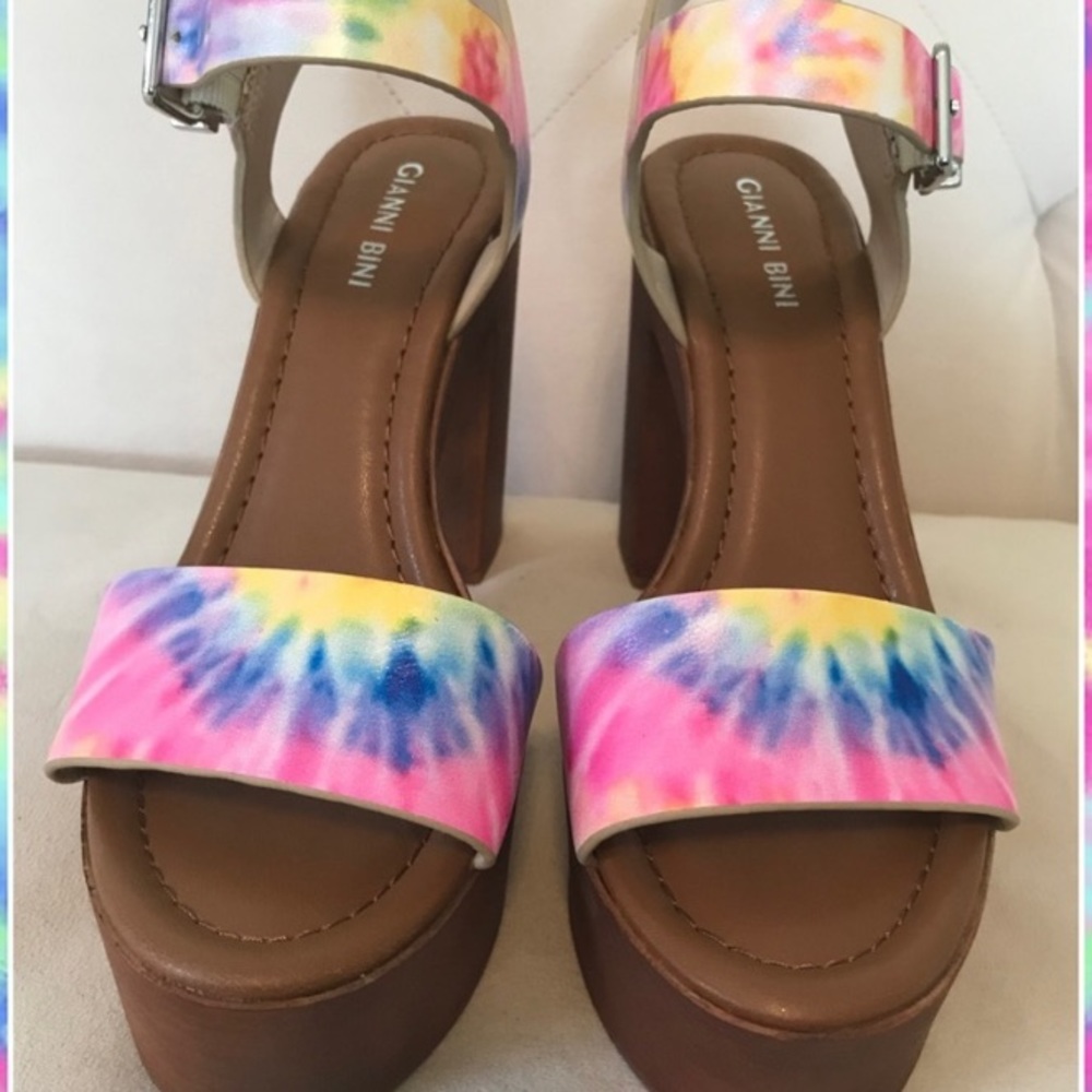 Gianni Bini platform heels!!! NWT